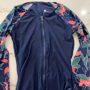 Long sleeve rash guard swimsuit EUC